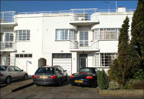 04 Lytton Close
